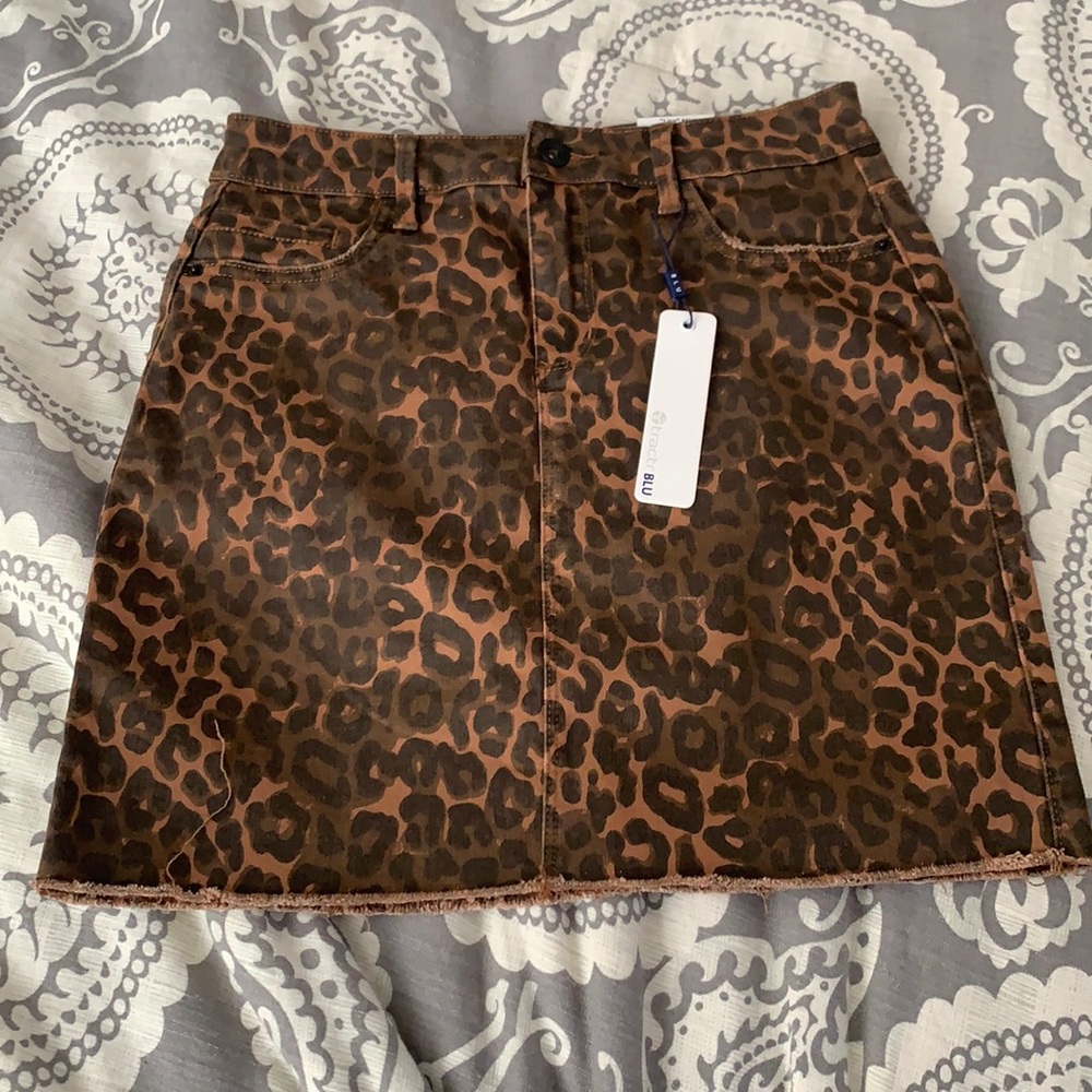 Tractr Blu Leopard Skirt NWT